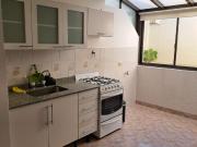 VENDE HERMOSO 2 AMBIENBTES CON COCINA VIDRIADA
