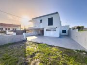 Vende Moradia T4 Santa Cruz 5 km, A Casa das Casas 178m²...