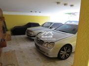 Vende ou aluga casa térrea com 4 suítes, piscina e...