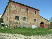 Rustico con giardino a Torrita di Siena