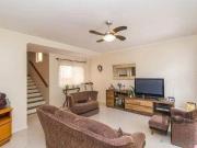 Vende se belo sobrado com 3 quartos com suíte e 3 vagas...