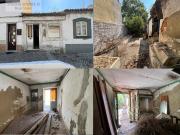Vende Se casa antiga para recuperar, no centro da Aldeia...
