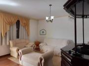 VENDE SE CASA ASSOBRADADA DE 3 QUARTOS NO JARDIM SANTA...