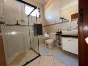 Vende se casa com 3 quartos no bairro aero em volta...