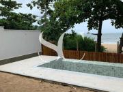 Vende se Casa com 5 suítes, piscina privativa e frente...