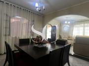 Vende se casa com edícula e 250m², em São Vicente