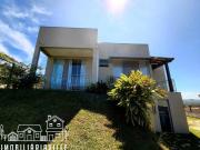VENDE SE Casa com HABITE SE e VISTA ÚNICA no Condomínio...
