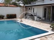 Vende se casa com piscina, 03 quartos, sendo 01 suÃte...