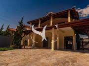 Vende se casa de 03 dormitórios sendo 01 suíte no...