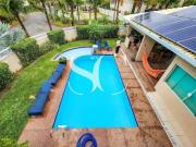 Vende se casa de Condomínio 04 dormitórios sendo 04...