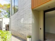 Vende se casa em condomínio belo e aconchegante