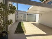 Vende se casa individual com trÃªs quartos, suÃte, 03...