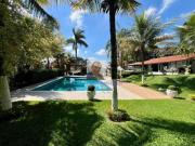 Vende se Casa no Cond. Chác. das Paineiras II Completa e...