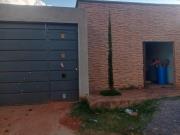 vende se casa no Recanto do Bosque Casa de Rua com 2...