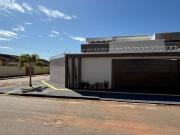 Vende se Casa no Residencial Canada Casa de Rua com 3...