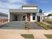 Vende se casa térra Condomínio Belvedere, 3 suítes. R$...