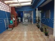 Vende se casa térrea com 163m2, com 3 dorms e 4 vagas de...