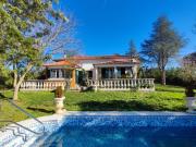 Vende se: Elegante moradia térrea com anexo e piscina...