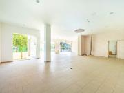 Vende se Espaço Comercial C/400m2 Vermoim Maia