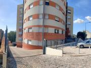 Vende se Excelente T3 na Pontinha com 2 Lugares de...