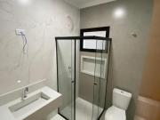 VENDE SE LINDA CASA COM PISCINA A 130 M DA PRAIA EM PERUÍBE