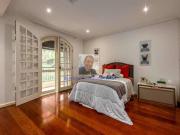 Vende se Mansão no Pq Silvino Pereira. Mansão...