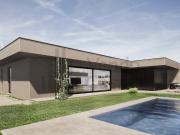 Vende se Moradia Térrea C. Piscina Braga Prado