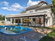 Vende se Sobrado Condomínio Flor do Cerrado Estrada pra...