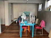 Vende se sobrado, muito bem localizado, está sendo reformado