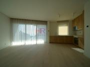 Vende se T1 com lugar de garagem privativo