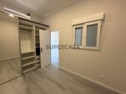 Vende se T1 Loja transformada em habitação, em Belas...