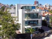 Vende se T2 com piscina privativa e jardim em Monte Estoril