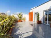 Vende se T2 com terraço e parqueamento, no Bairro Novo e...