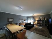 Vende se T2 em Caxias