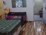 Vende se uma bela casa