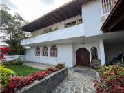 Vende/Alquila Casa 500mts2 5hab+2s/6.5+s/4p Lomas de la...