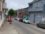 Vendemos 2 propiedades: casa en Valparaiso solida con...