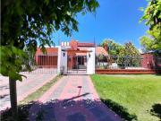 Vendemos Casa Chalet con Pileta y Quincho en Rusell Maipu