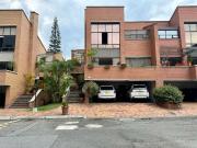 VENDEMOS CASA POR LOS GONZALEZ EN UNIDAD SÚPER FAMILIAR