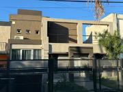 VENDEMOS GRAN CASA SOBRE AV DON BOSCO A METROS DE CIRCUNVAL