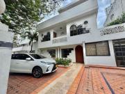 VENDEMOS tradicional casa 3 niveles cerca la bahía |...