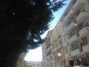 VENDESI ALLA VIA UMBERTO I LOCALE CON CANNA FUMARIA MQ 80