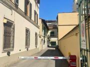 VENDESI AMPIO APPARTAMENTO ZONA LIBERTA'