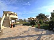 Vendesi appartamento a Latina strada del Bosco, 182,...