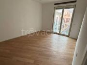 Vendesi appartamento a Pavia via Alessandro Volta,...