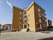 VENDESI APPARTAMENTO CON AMPIO TERRAZZO, ASCENSORE NEL...