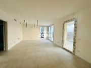 Vendesi attico a Desenzano del Garda via dei Colli...