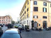 Vendesi attico a Roma, Trastevere