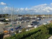 Vendesi bilocale a Fiumicino via della Scafa, 115, Isola...