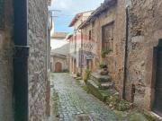 Vendesi bilocale a Tione degli Abruzzi via Tolmino, 6